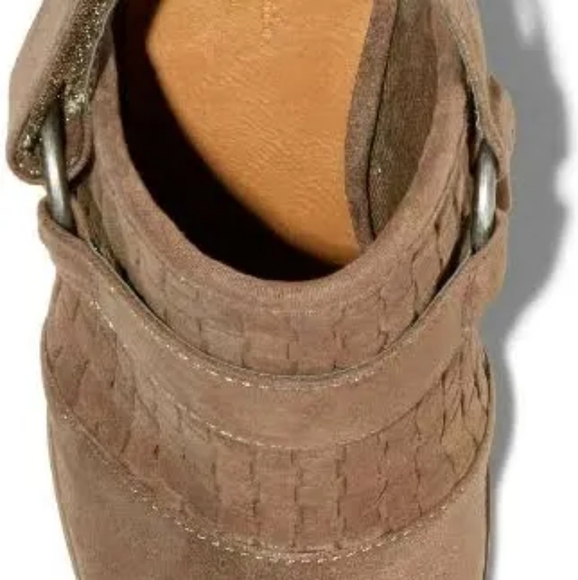 Universal Thread Women's Olive Back Strap Heeled Bootie - Taupe 9 1/2 - Picture 3 of 3